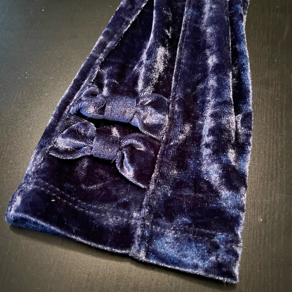 Blue Crushed Velvet Girls Leggings with Double Bows on Ankles & Silver Waistband - Picture 8 of 9